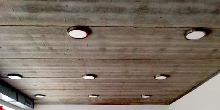 Káva a dezert i pizza a vstup do dětského studia pro děti do 6 let