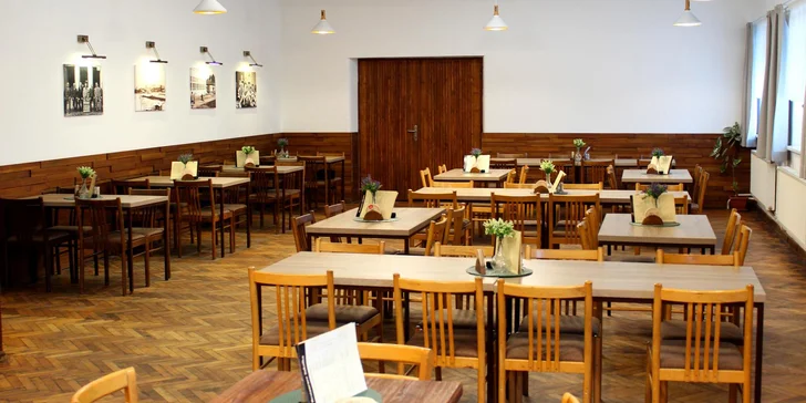 Miniřízečky, smažené sýry, jalapeño papričky s čedarem a další dobroty pro 2 osoby