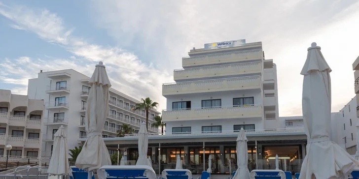Letecky na Mallorcu: 3* hotel přímo u písčité pláže s all inclusive v ceně