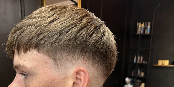 Péče o vousy i vlasy nebo kompletní péče v barberu