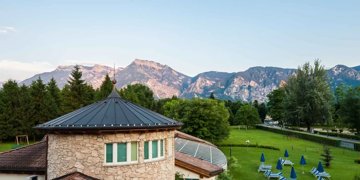 Wellness pobyt s plnou penzí v italských Alpách: hotel s bio zahradou, bazénem a spa u Terme di Levico