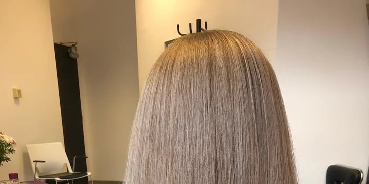 Nová elegance: dámský střih i včetně barvení či melíru a stylingu