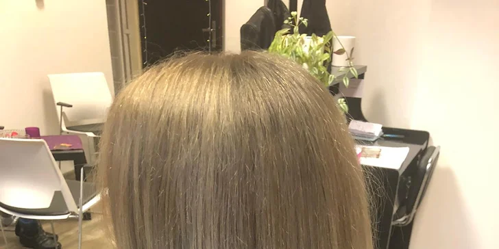 Nová elegance: dámský střih i včetně barvení či melíru a stylingu