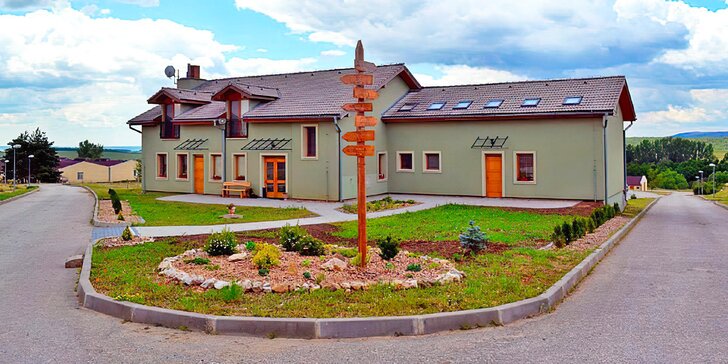 Rodinný penzion na bio farmě na úpatí Volovských vrchů: polopenze, wellness, zvířátka a příroda