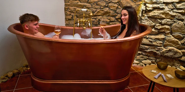 Pobyt ve Znojmě v pivním sklepě: finská sauna, pivní lázeň i neomezená konzumace piva