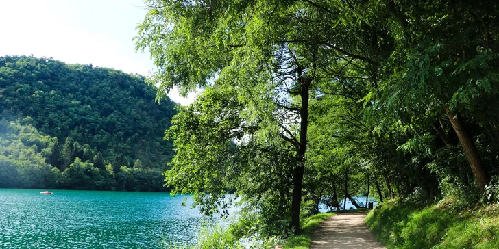 Wellness pobyt s plnou penzí v italských Alpách: hotel s bio zahradou, bazénem a spa u Terme di Levico