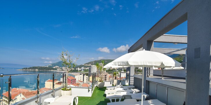 Černá Hora pro pár i rodinu: 4* hotel u pláže se snídaní a bazénem