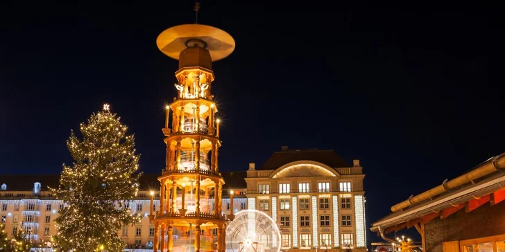 Z Prahy na adventní trhy do Drážďan a na rozsvícené zámecké zahrady Pillnitz, odpolední plavba, večeře, živá hudba a průvodce po celý den