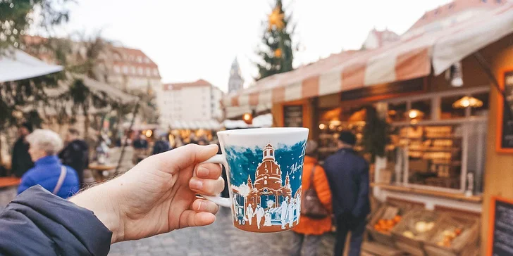 Z Prahy na adventní trhy do Drážďan a na rozsvícené zámecké zahrady Pillnitz, odpolední plavba, večeře, živá hudba a průvodce po celý den
