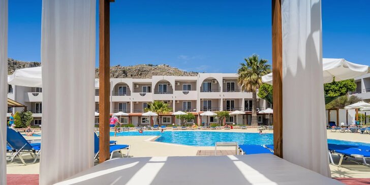 Letecky na řecký ostrov Rhodos: Hotel Lardos Bay*** kousek od pláže a program all inclusive soft