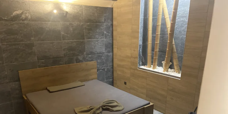 Privátní wellness v čase 7:00–20:00: studio s infrasaunou a vanou pro 2 osoby