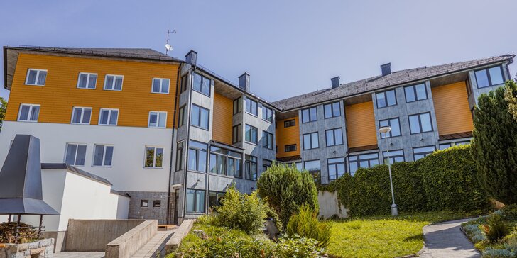Dovolená na břehu Lipna: hotel s polopenzí, cyklistika a sport na Lipně i v Rakousku