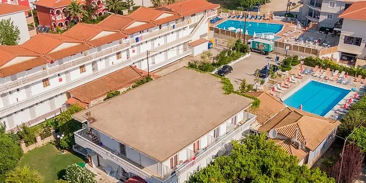 Letecký zájezd na Zakynthos: Studia Sorrento bez stravy, 300 m od pláže, bazén