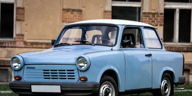 Zpátky do historie: zapůjčení Trabanta na 3 hod. a model Trabanta na památku