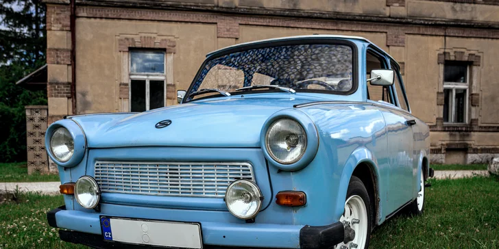 Zpátky do historie: zapůjčení Trabanta na 3 hod. a model Trabanta na památku