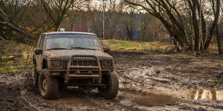 Půjčení offroadů, čtyřkolek nebo buggy v rallye-cross aréně, 15–30 minut