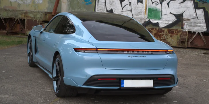Nejvýkonnější elektrické Porsche Taycan Turbo: spolujízda na 30 nebo 60 min.