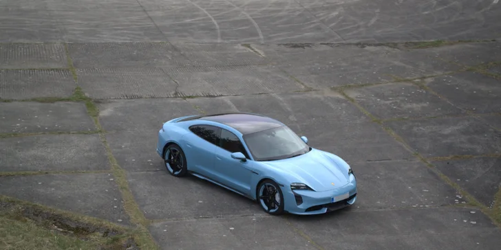 Nejvýkonnější elektrické Porsche Taycan Turbo: spolujízda na 30 nebo 60 min.