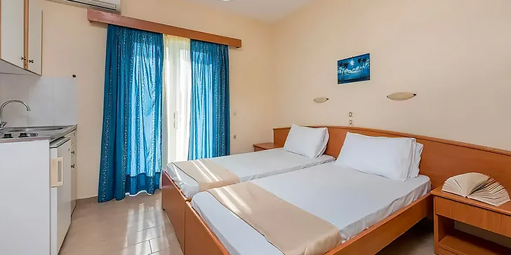 Letecký zájezd na Zakynthos: Studia Sorrento bez stravy, 300 m od pláže, bazén