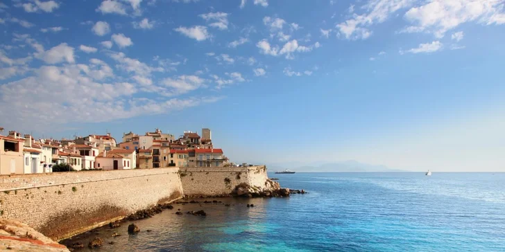Monako, St. Tropéz i Marseille: 3 noci v hotelu se snídaní, doprava busem, možnost výletů lodí