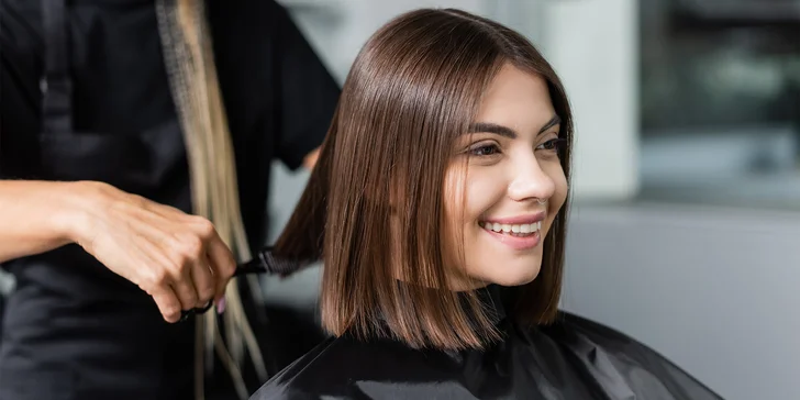 Nová elegance: dámský střih i včetně barvení či melíru a stylingu