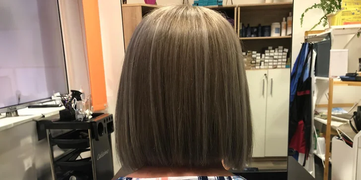 Nová elegance: dámský střih i včetně barvení či melíru a stylingu
