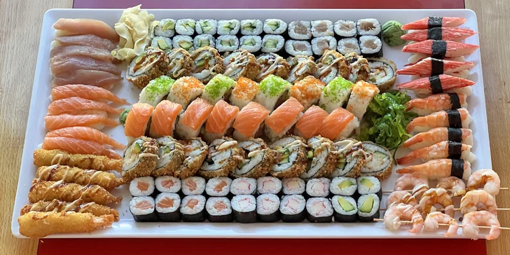 Vymazlené sushi sety pro celou partu: 98-108 ks maki, nigiri i rolek v tempuře