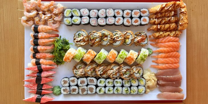 Vymazlené sushi sety pro celou partu: 98-108 ks maki, nigiri i rolek v tempuře
