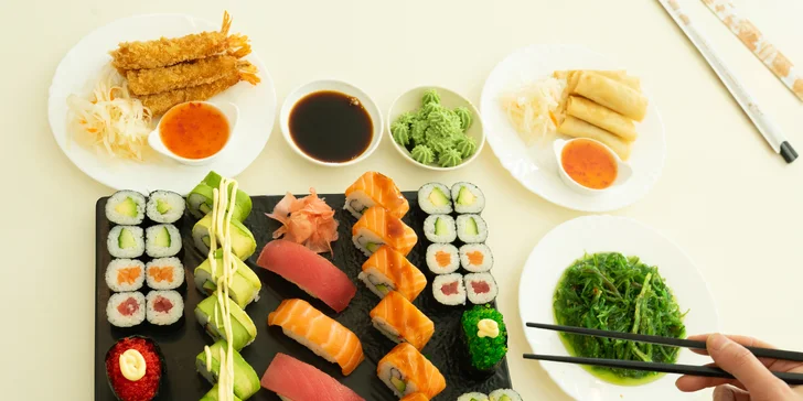 Sushi sety s 24 až 40 ks: maki, california i nigiri s lososem i úhořem