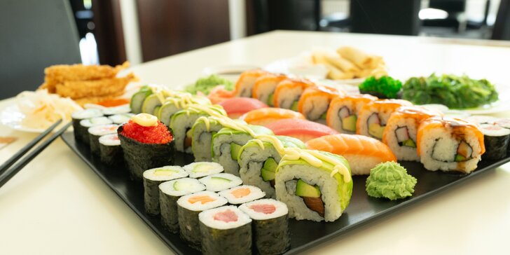 Sushi sety s 24 až 40 ks: maki, california i nigiri s lososem i úhořem