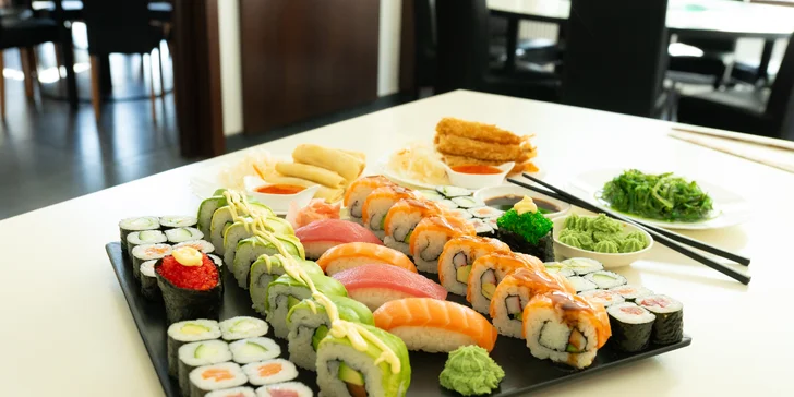 Sushi sety s 24 až 40 ks: maki, california i nigiri s lososem i úhořem