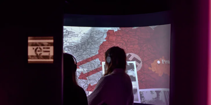 Vstupenka do jedné z interaktivních expozic Institutu Paměti národa dle vašeho výběru