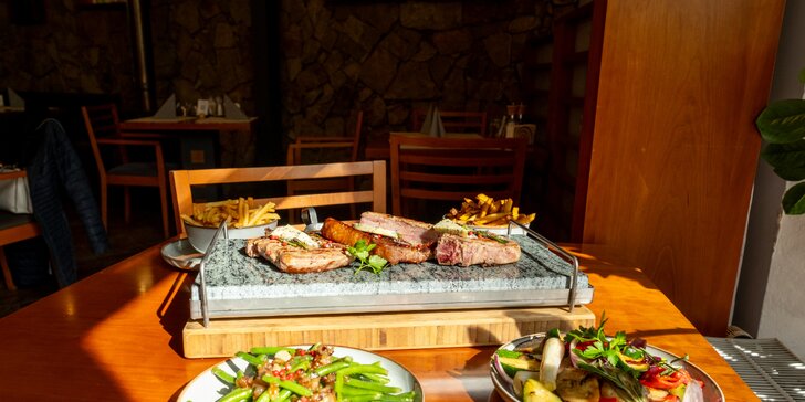 Steakové menu: Tomahawk, Sirloin i rib eye vč. hranolek a zeleniny