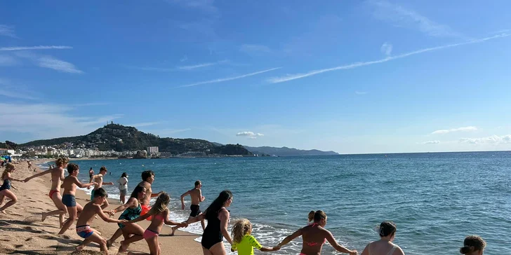 Španělská Costa Brava: zájezd pro rodiče s dětmi s táborovým programem a plnou penzí