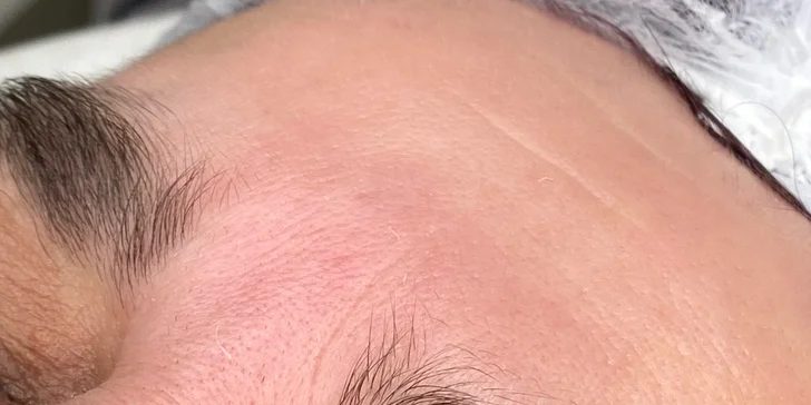 Vlastní řasy jako panenka a upravené obočí: lash lifting řas i laminace obočí