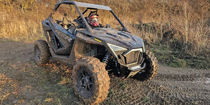 Jízda na přírodním okruhu: 15–60 min. řízení terénní buggy či spolujízdy v dakarské