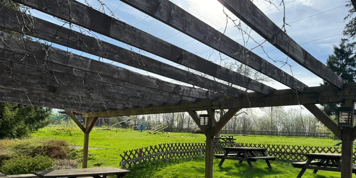 Hodina hry minigolfu na venkovním hřišti s 18 jamkami pro 1 či 2 osoby