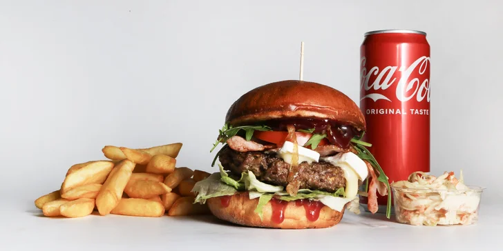 Nabité burger menu s hranolky, coleslawem a nápojem dle výběru pro jednoho i dva