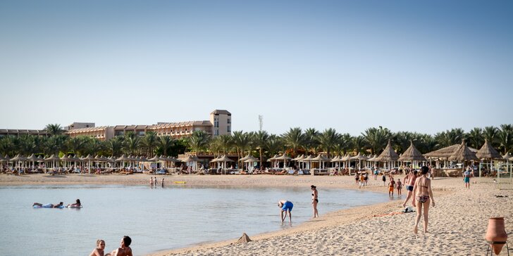 Dovolená v Egyptě: 4* hotel na pláži v oblasti Hurghady, bazén, all inclusive i letenky