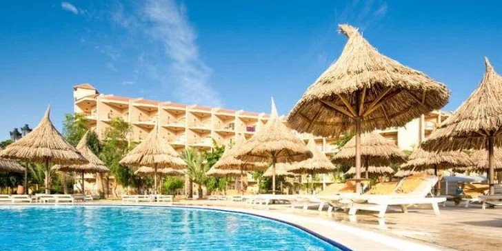 Dovolená v Egyptě: 4* hotel Siva Grand Beach na pláži v oblasti Hurghady, all inclusive i letenky