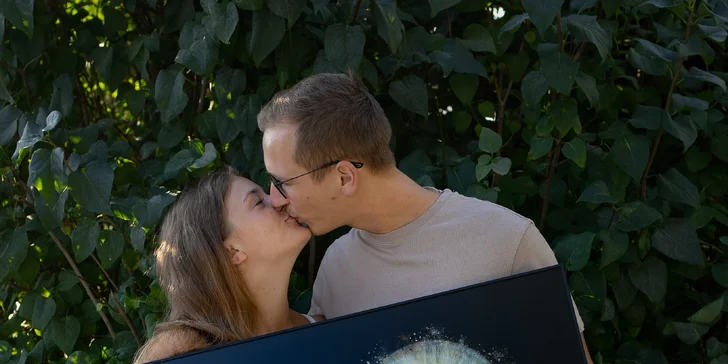 Originální fotografie oční duhovky: jedno i dvě oči či jejich splynutí v jeden obraz