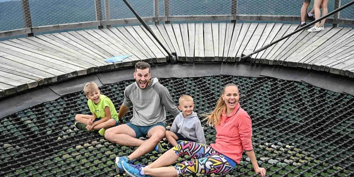Vstup na nejdelší visutý most pro pěší na světě i Stezku v oblacích: mimo letní sezónu