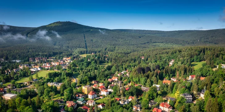 Nový moderní resort ve Sklářské Porubě: snídaně či polopenze, wellness, infinity bazén