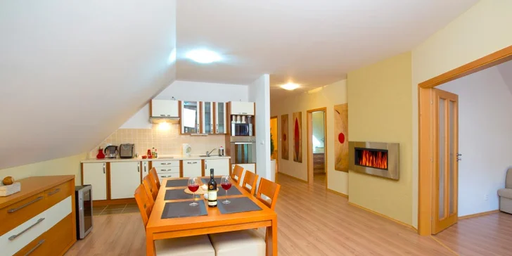 Útulné horské apartmány až pro 8 lidí v srdci Krkonoš: posezení u táboráku i výlety do okolí