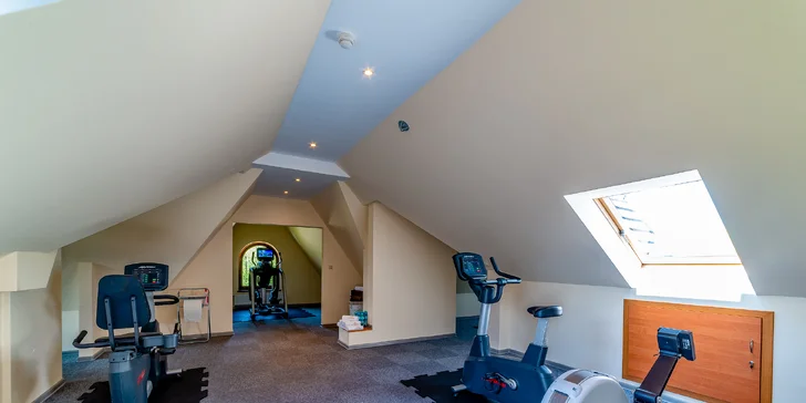 Nabitý relaxační pobyt u Terma Bania: snídaně a večeře, neomezený wellness