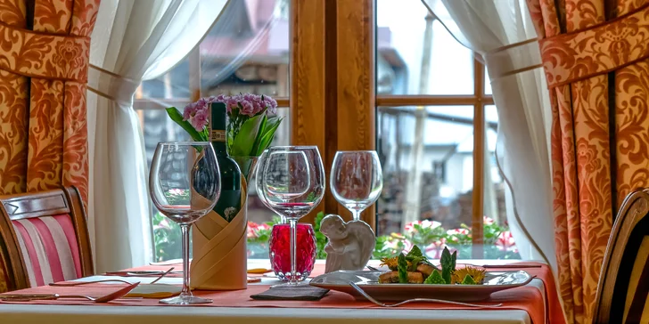 Nabitý relaxační pobyt u Terma Bania: snídaně a večeře, neomezený wellness