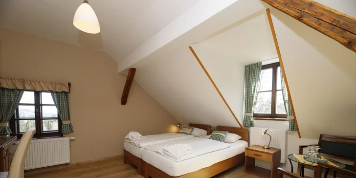 Léto v srdci Šumavy: krásný hotel s polopenzí a bazénem