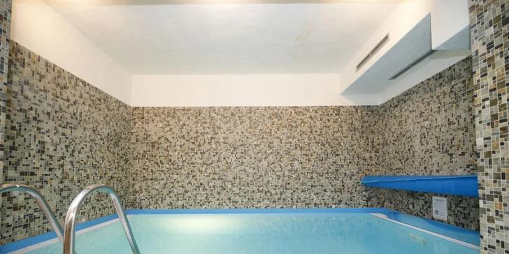 Léto v srdci Šumavy: krásný hotel s polopenzí a bazénem