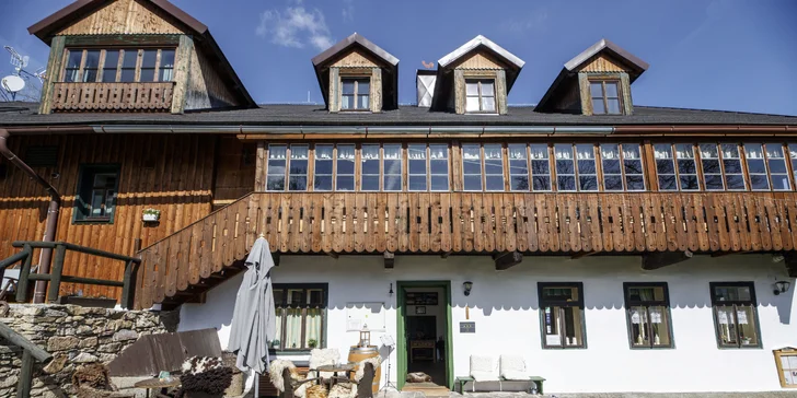 Léto v srdci Šumavy: krásný hotel s polopenzí a bazénem