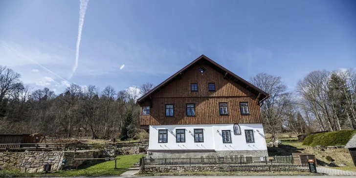 Léto v srdci Šumavy: krásný hotel s polopenzí a bazénem